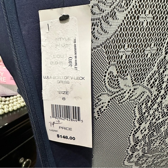 French Connection Lula Scallop V-Neck Dress | Size 6 | NWT - Picture 9 of 12